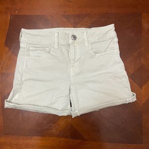 American Eagle Midi Beige Shorts